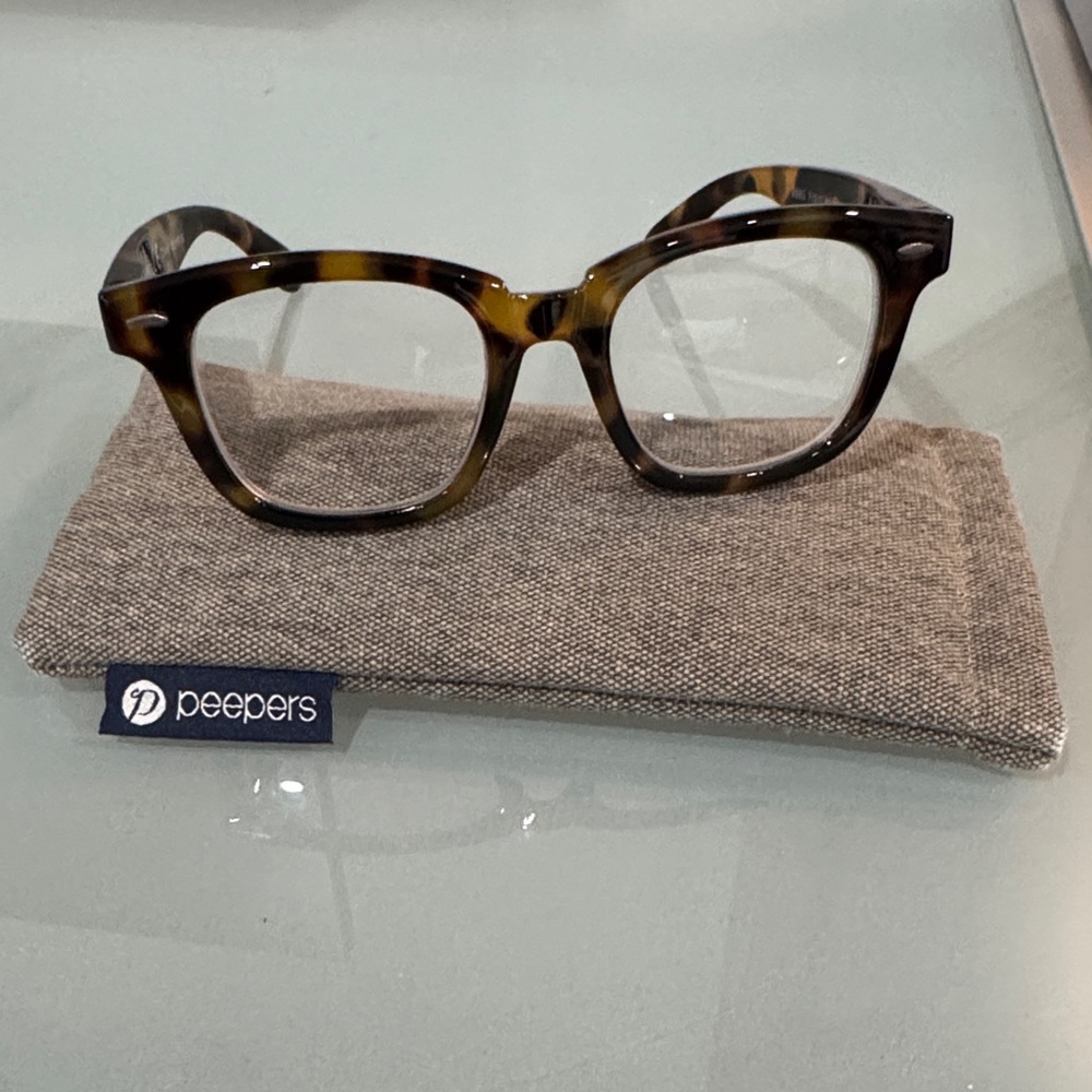 Peepers Tortoise Shell Glasses